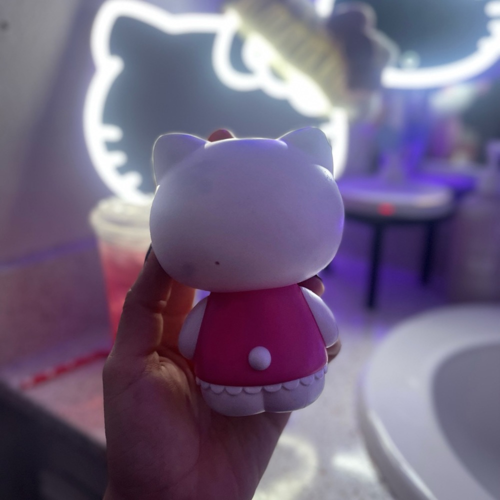 Hello Kitty Figure - Picture 2 of 3